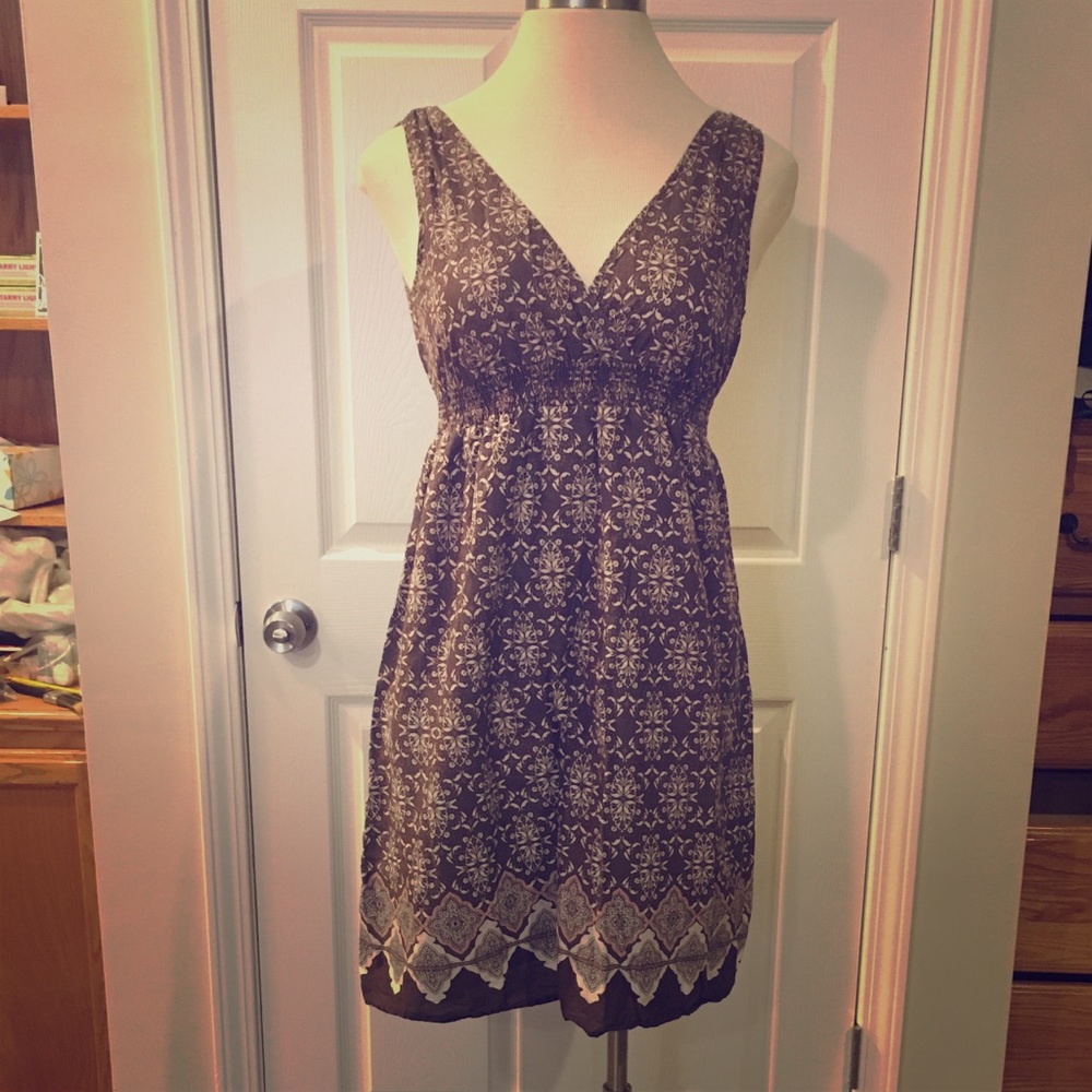 V-neck brown dress